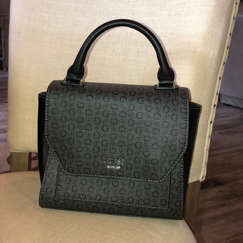 GUESS handbag like new!